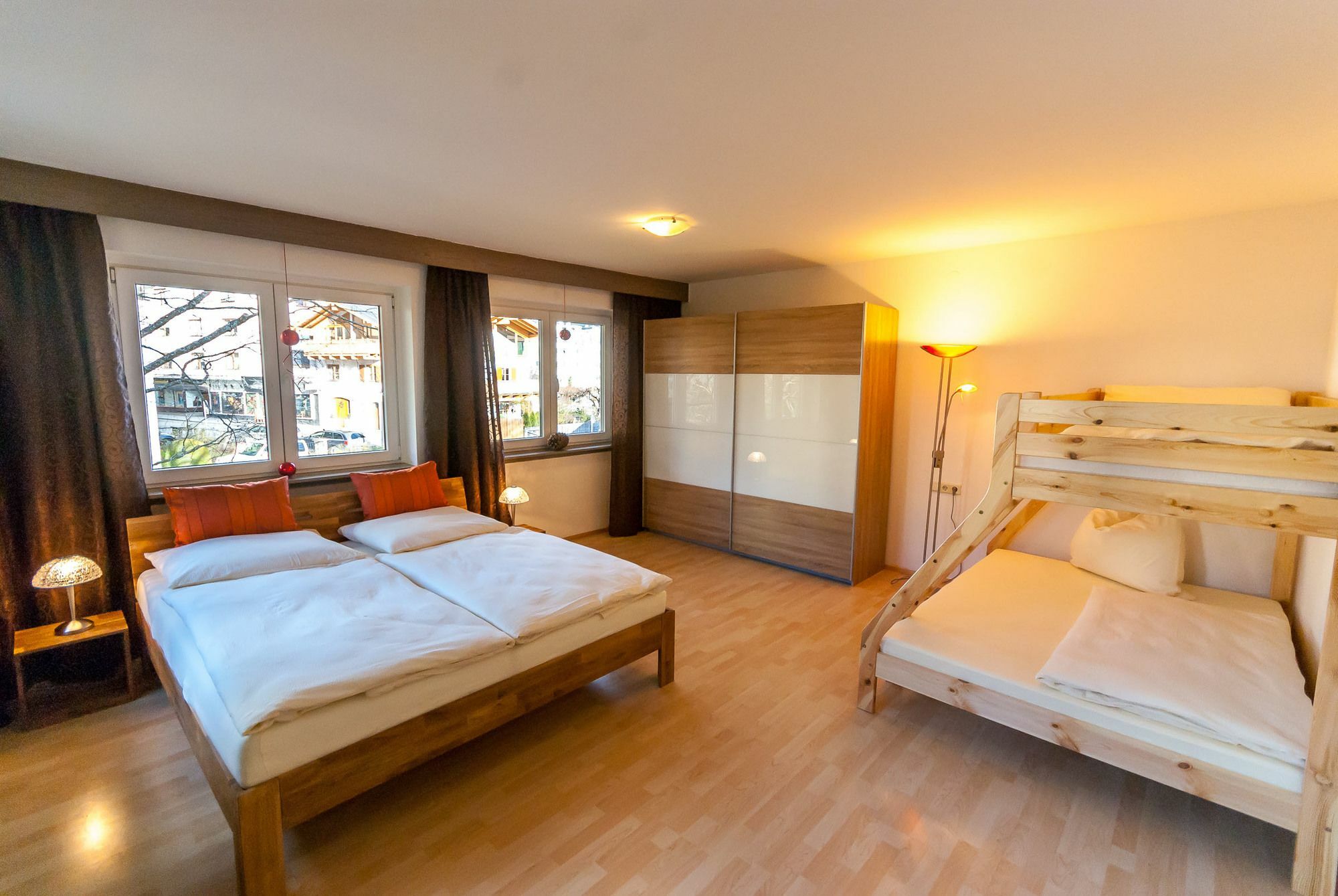 Ski-N-Lake City Apartments Zell am See Buitenkant foto