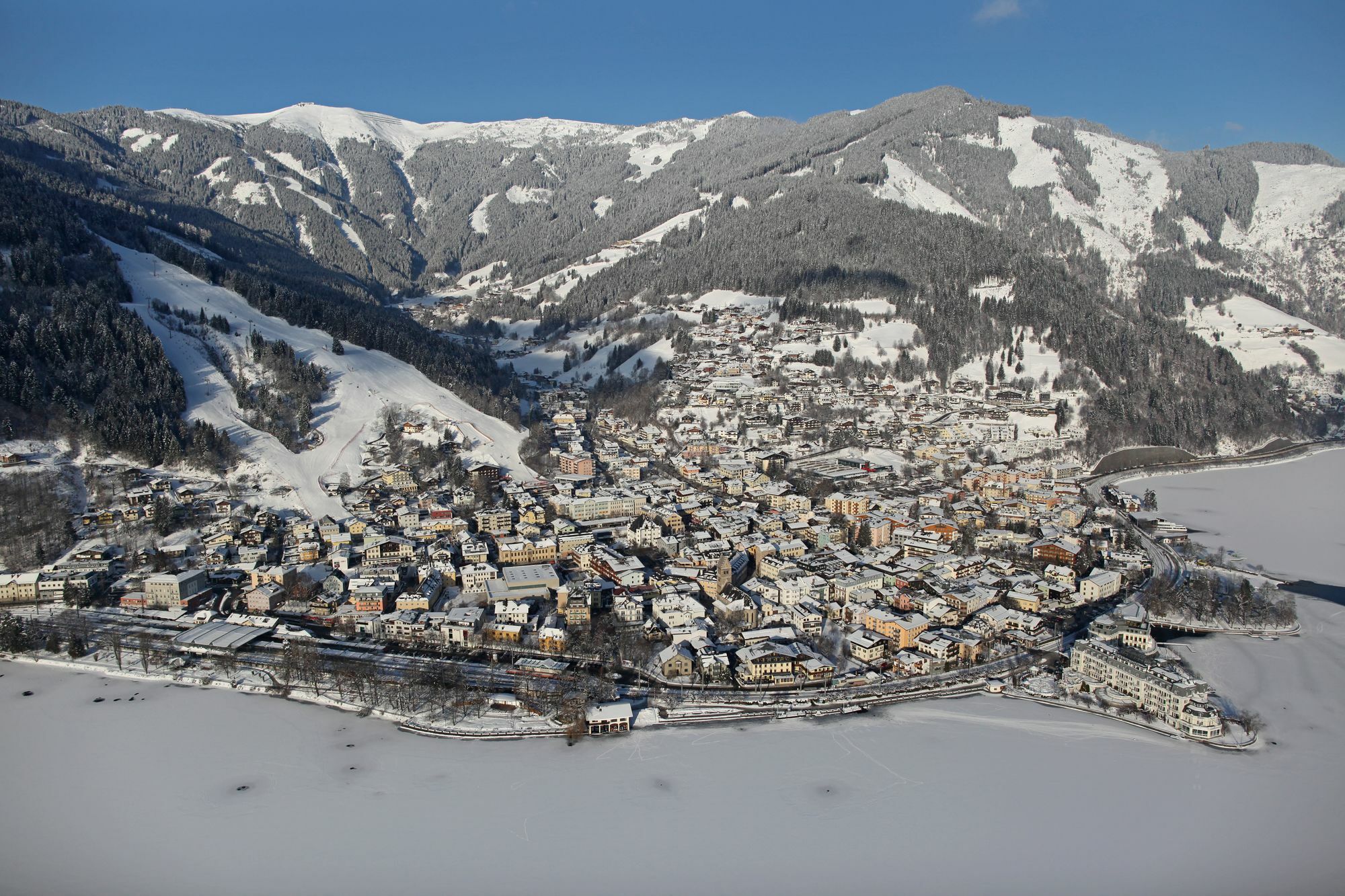Ski-N-Lake City Apartments Zell am See Buitenkant foto
